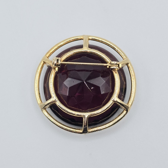 Vintage Purple Amethyst Colored Glass MCM 1.5" Faceted Circle Brooch, Unsigned - Picture 7 of 13